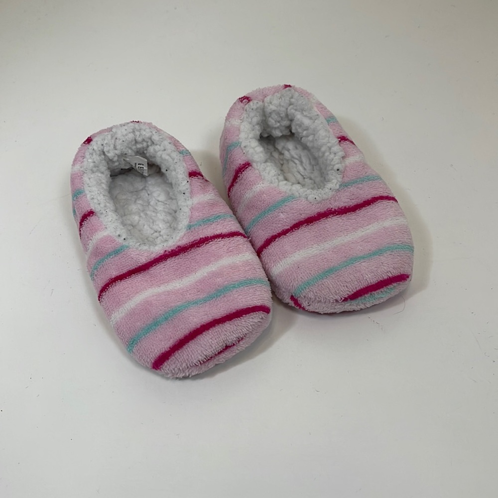 EUC Gertex Slippers Size Small Medium